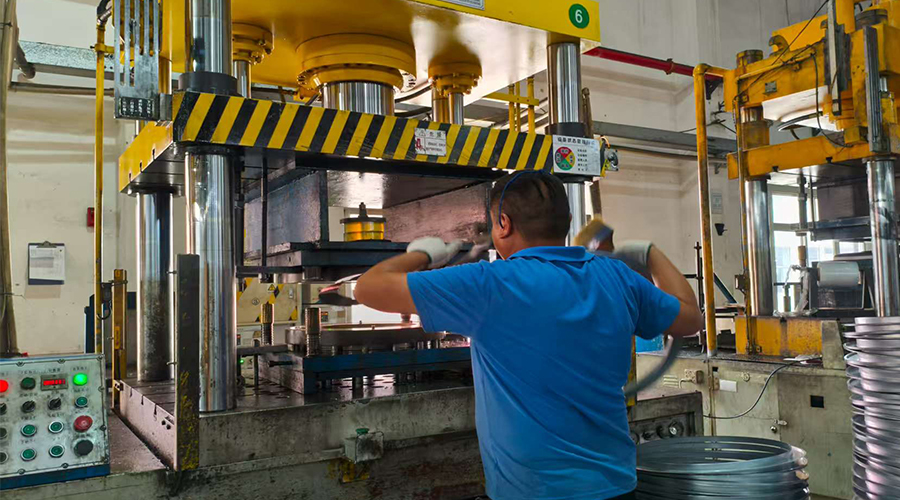 金環(huán)電器的滾筒干衣機(jī)如何適應(yīng)游艇、輪船等特殊海洋環(huán)境，確保高安全性和穩(wěn)定性？