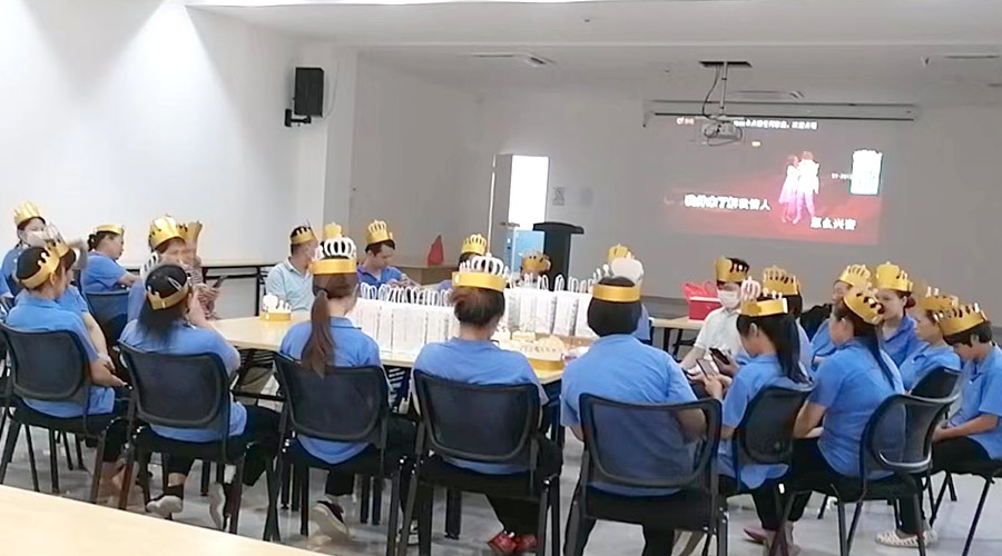 歡聚一堂 溫暖相伴！金環(huán)電器舉辦9月員工生日會(huì)